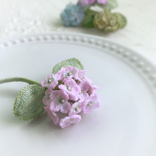 ピンク 紫陽花のブローチ レース編みアクセサリー あじさい アナベル