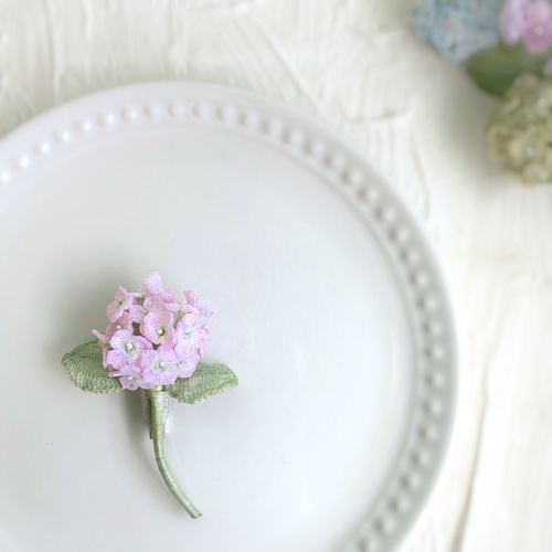 ピンク 紫陽花のブローチ レース編みアクセサリー あじさい アナベル