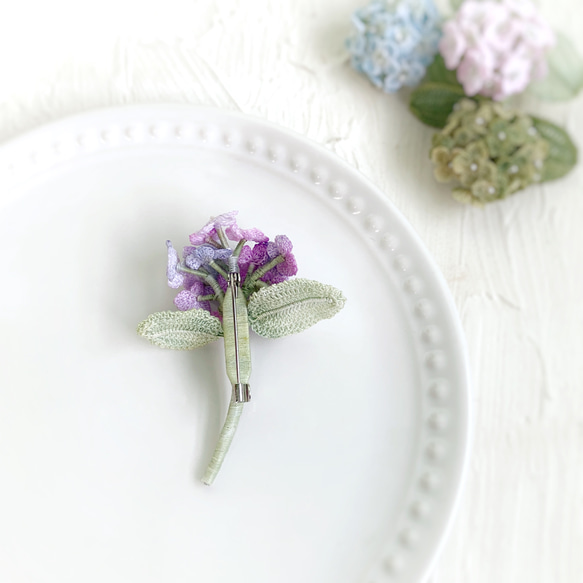 パープル　紫陽花のリース型ブローチ　レース編みアクセサリー　あじさい　アナベル 4枚目の画像