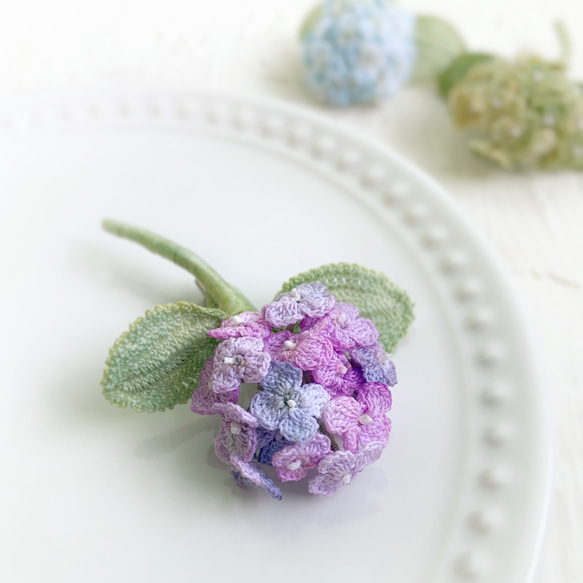 パープル 紫陽花のリース型ブローチ レース編みアクセサリー あじさい
