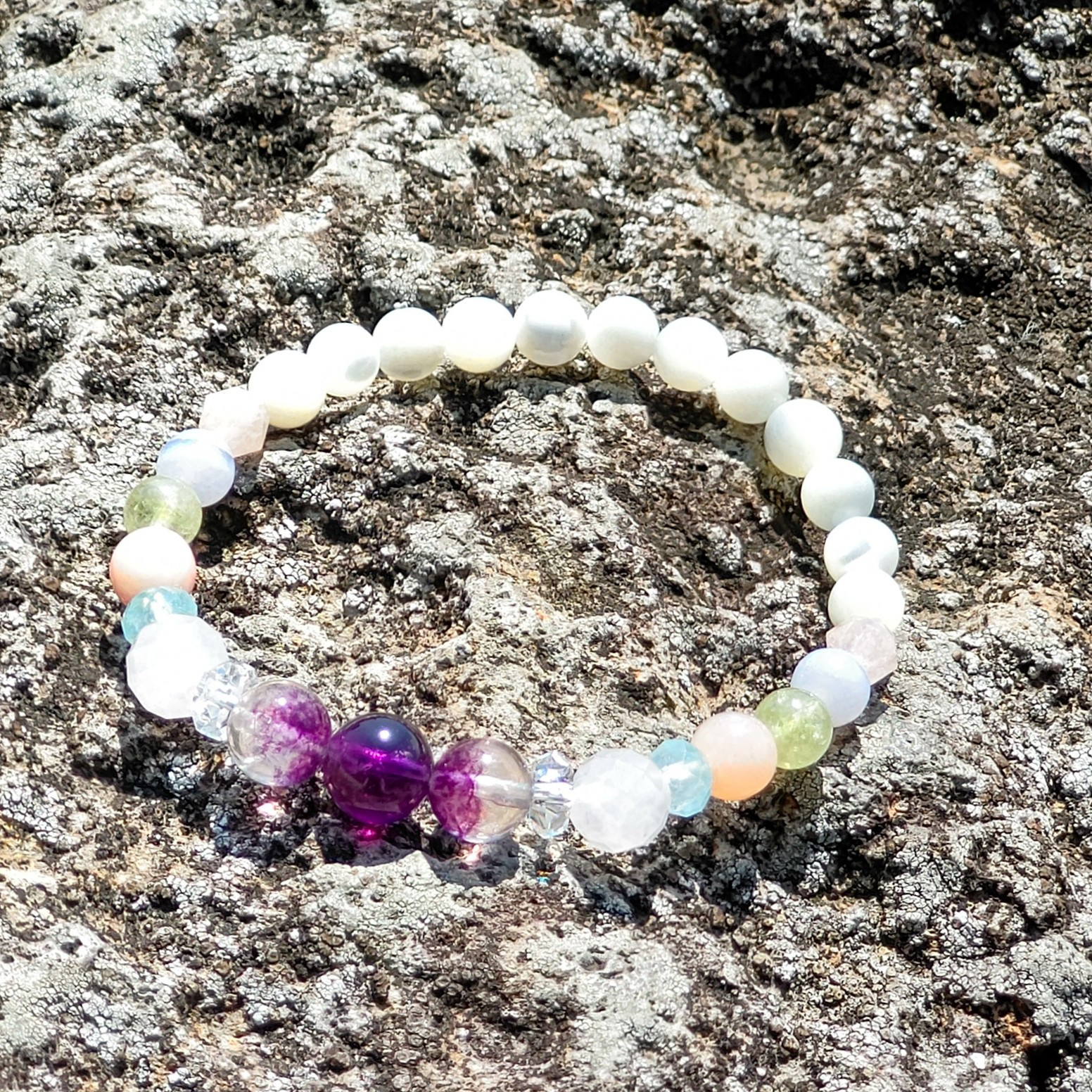 とにかく癒されたい方に 厄を跳ね除け スペシャルブレスレット ピンクオパール グリーンガーネット フローライト お守り