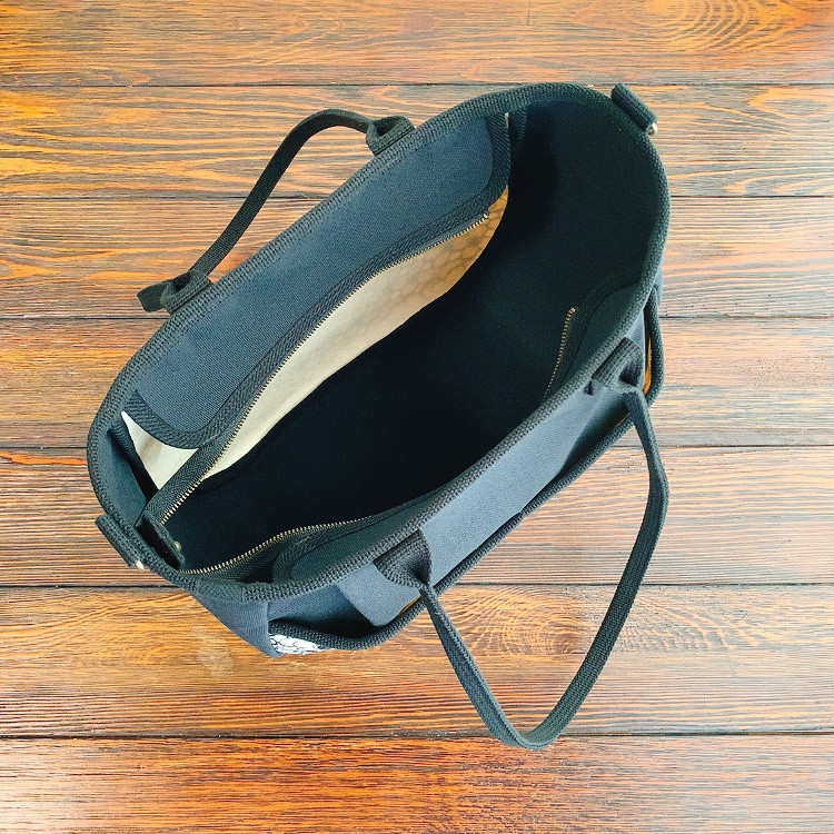 ♥️中♥️ころりんバッグ　ショルダー　トートバッグ　コットンレース　黒　2WAY 斜め掛け　ファスナー　帆布　刺繍