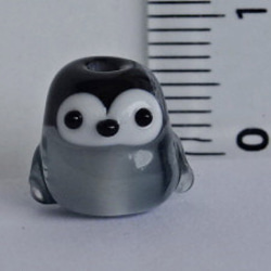 いろんな金具が選べます！　小さなとんぼ玉の皇帝ペンギンの赤ちゃん 10枚目の画像