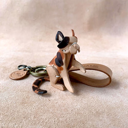 動物森林-貓咪-真皮植鞣 皮革鑰匙圈 吊飾 動物造型 第3張的照片