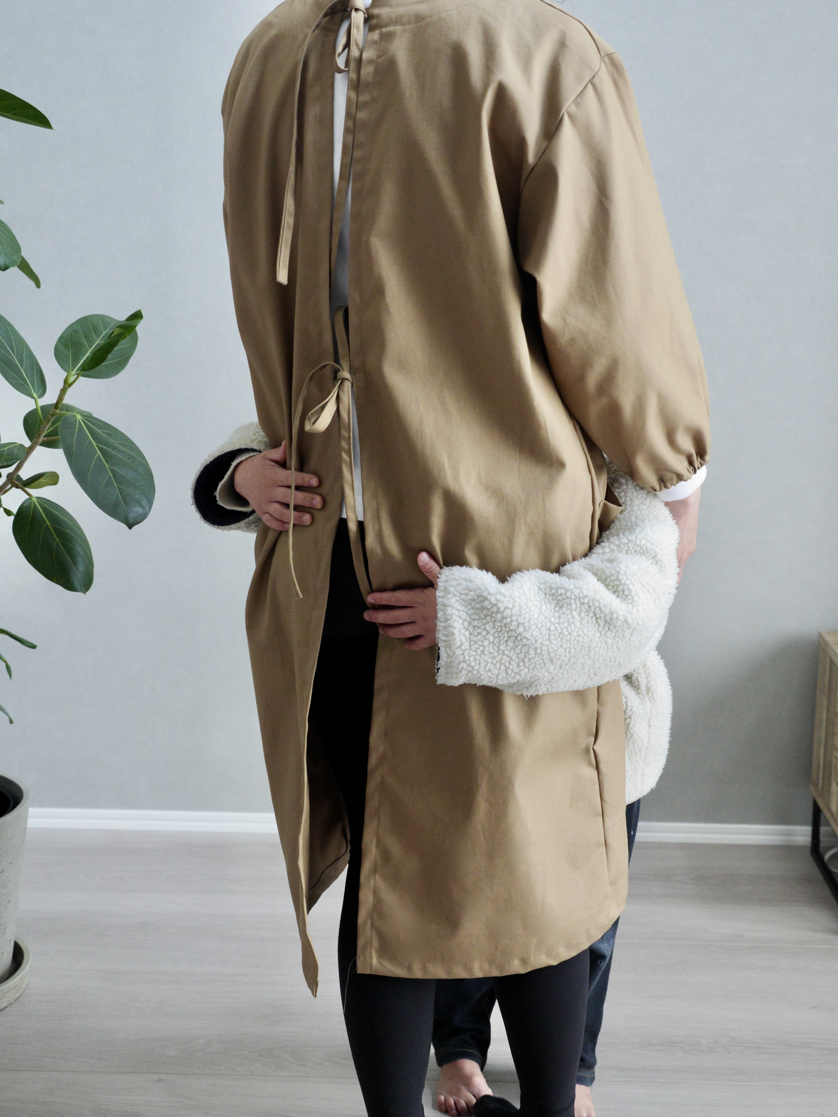 毎日寄り添う、長く愛せる割烹着 – シンプルコットン（ライトブラウン）