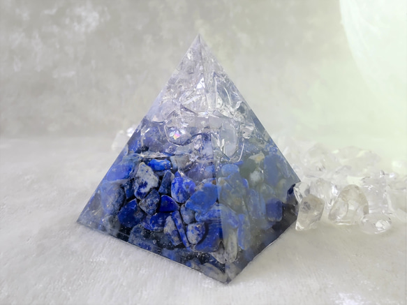 【受注生産】ラピスラズリ×水晶  ピラミッドオルゴナイト 4枚目の画像