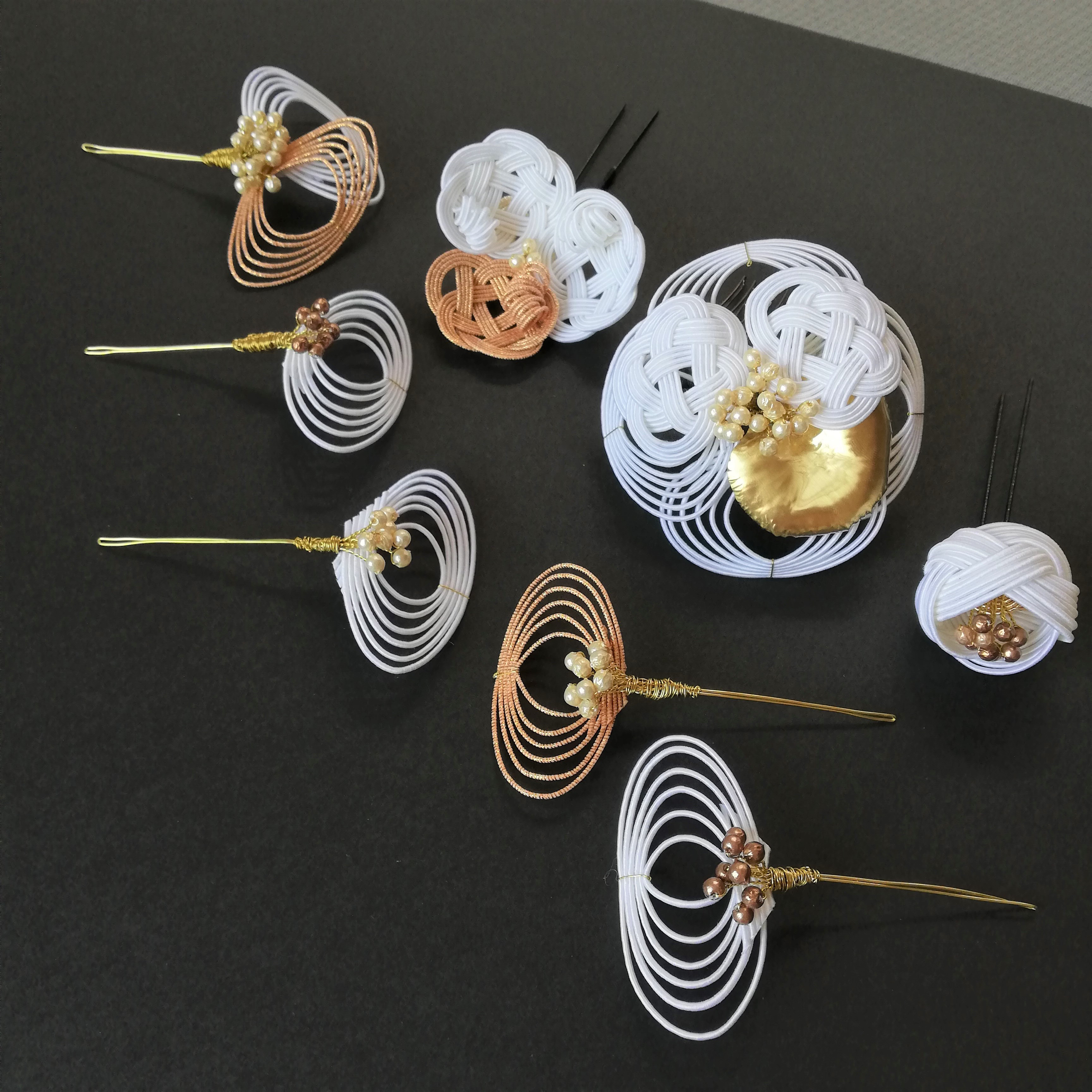 カメリア8点セット◆ホワイト＆ゴールド◆ 水引花髪飾り 真鍮 ワイヤー髪飾り//成人式・卒業式・結婚式・白無垢に