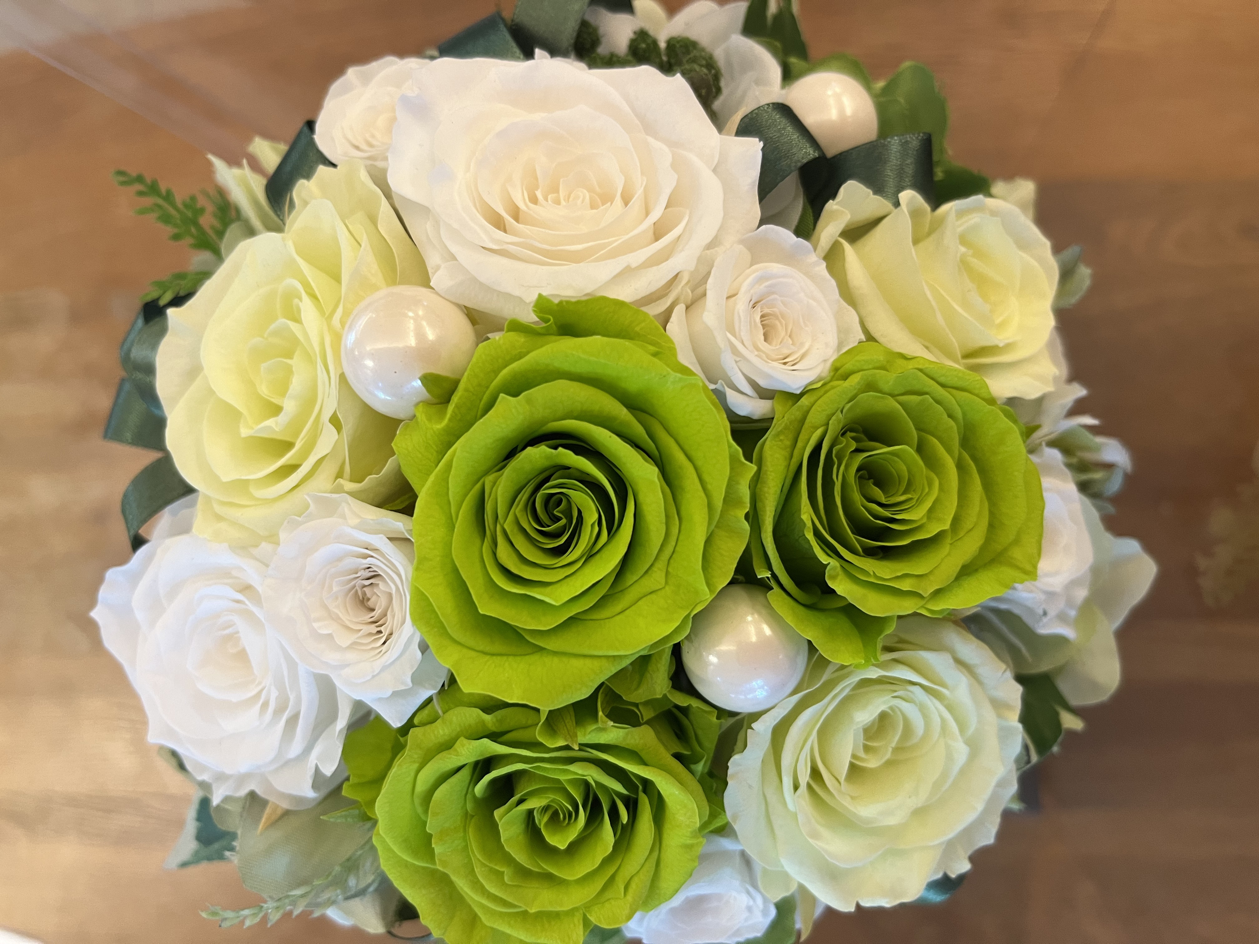 プリザーブドフラワー白グリーン