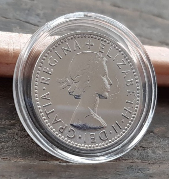 1956年 ヴィンテージ 幸せのシックスペンス イギリス  ラッキー6ペンス 英国コイン  美品です 本物 19.5mm 2枚目の画像