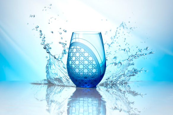 「未来を切り開く吉祥紋」東京切子(花切子）　天空のグラス　しあわせ籠目 1枚目の画像