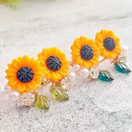 専用　◆輝く廃盤特注スワロフスキークと夜空のアクセサリー／ひまわりのイヤリング ひまわりの花とツイストリング イヤリング(ピアス) | lemonsoda091