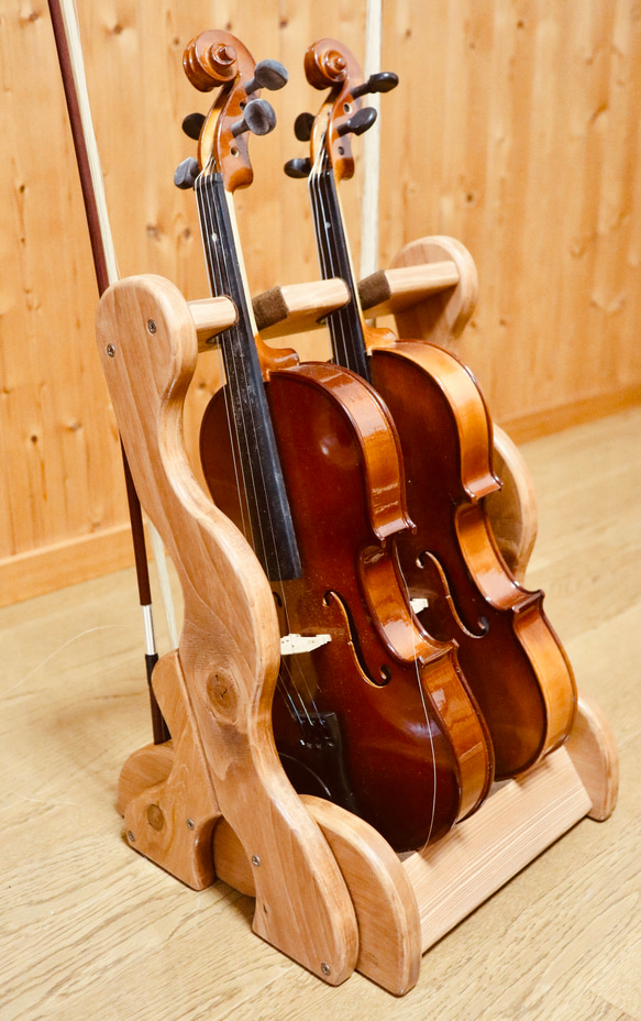 【24時間以内に発送】手作り木工　木製バイオリンスタンド （チーク） ２本掛け 1枚目の画像