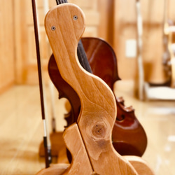 【24時間以内に発送】手作り木工　木製バイオリンスタンド （チーク） ２本掛け 3枚目の画像