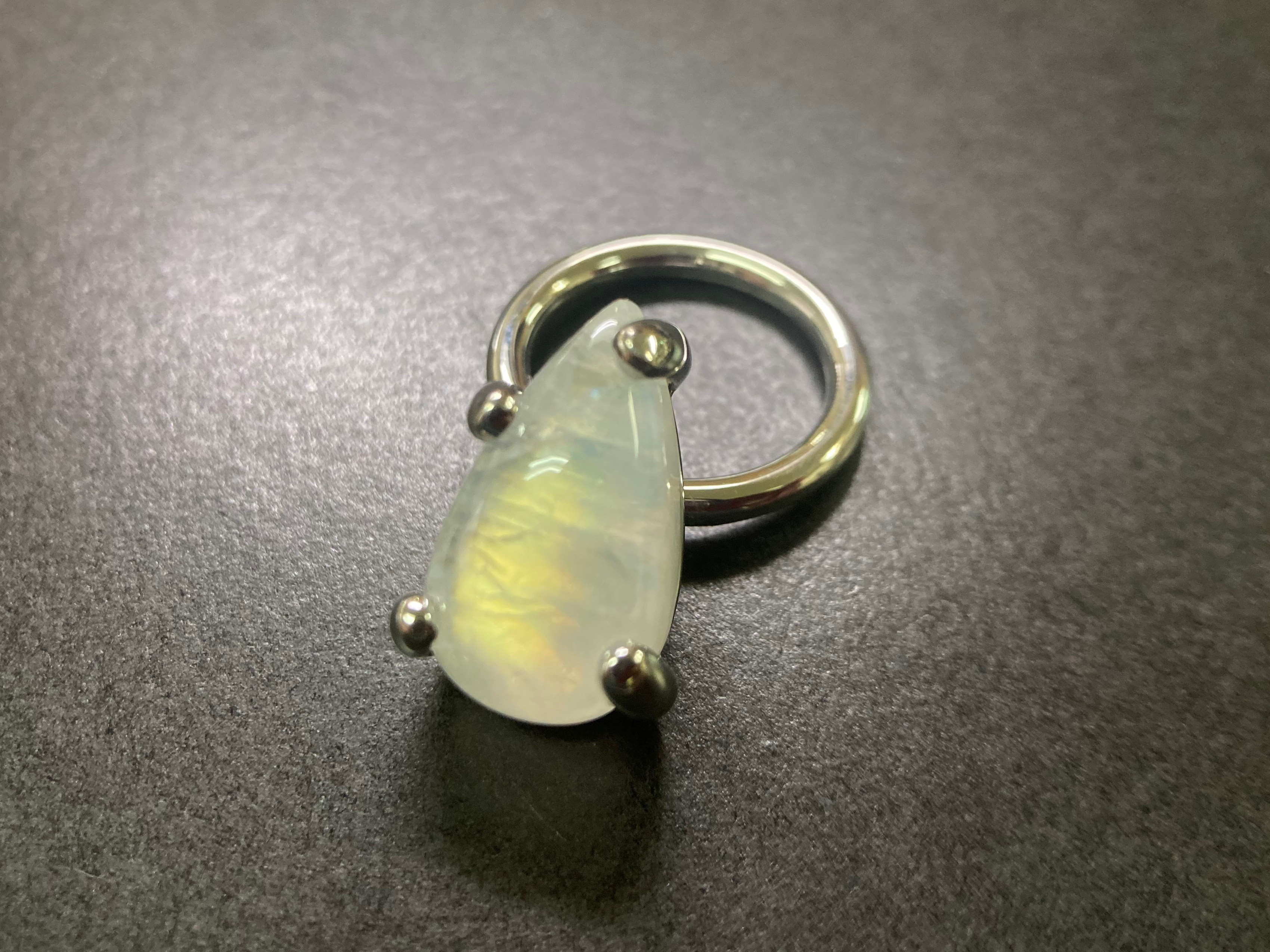 ムーンストーンのシンプルシルバーリング１