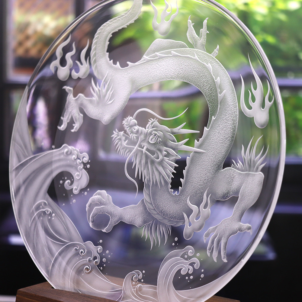 昇り龍　ガラスの大皿