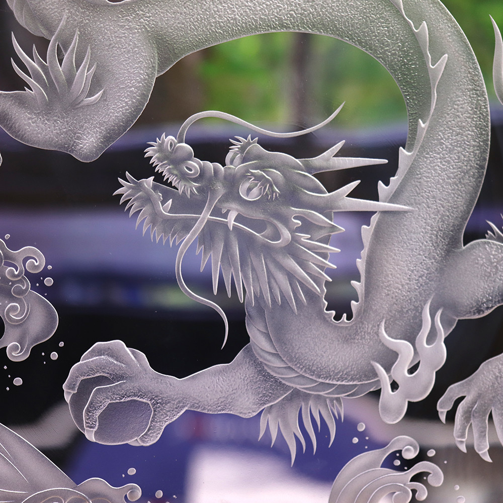 昇り龍　ガラスの大皿