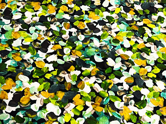 Robert Kaufman 110cm x 50cmずつ切売 - 印象派風絵画 (花びら) / Green 1枚目の画像