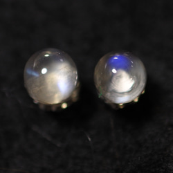 （1 件）寶藍色月長石耳釘（6 毫米，鈦金屬柱） 第3張的照片