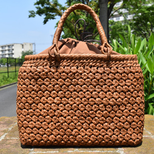 ももさま、専用です。山葡萄 かごバッグ 　 六角花編み大 楽天市場】『楽天1位獲得』職人手作り 六角花編み 山葡萄かご