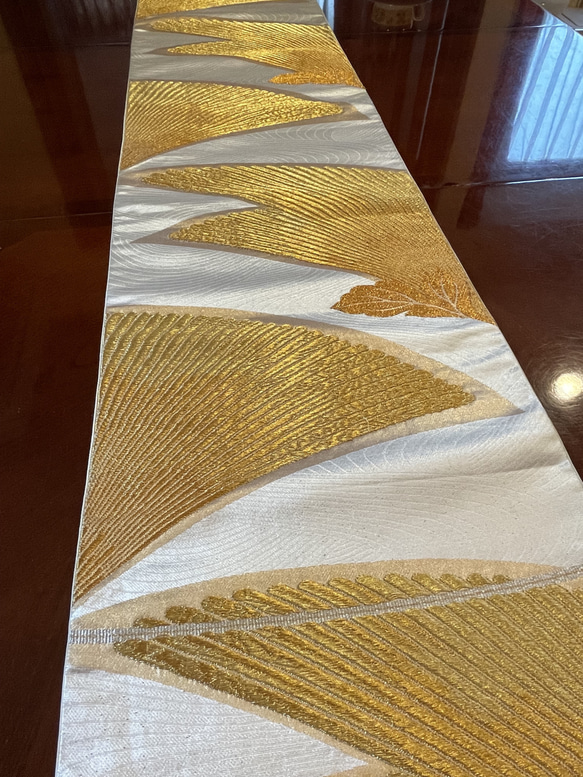 豪華な刺繍の袋帯リメイク　正絹テーブルランナー　プレゼント1525 1526 3枚目の画像