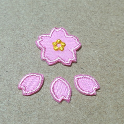 縁取り刺繍桜花びら付きセット/ピンク・桃色 1枚目の画像