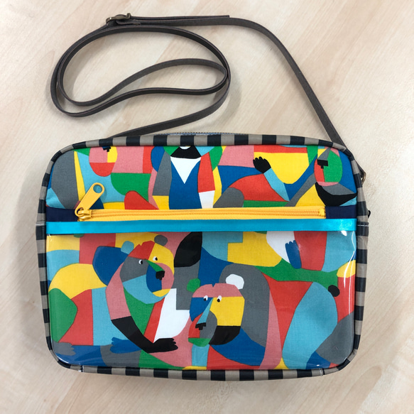 Youthbath oliwa カラフルアート ショルダーバッグ Youthbath oliwa カラフルアート ショルダーバッグ