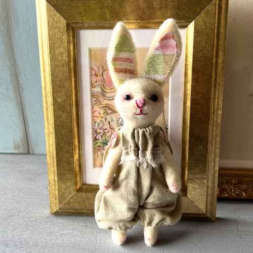 羊毛フェルト 白うさぎ ハンドメイド プレゼント 羊毛フェルト植毛ベビーうさぎ（ホワイト） | iichi 日々の