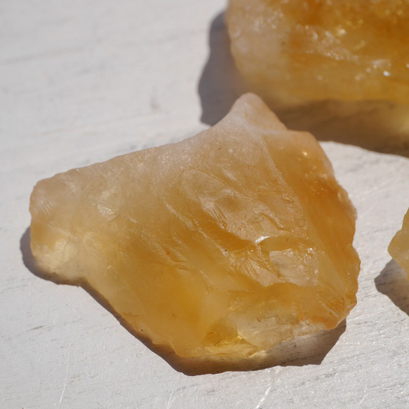 天然石3個セット合計約40gシトリン(ブラジル産)ラフロック黄水晶11月誕生石 原石穴なし[ctr-220520-04] 2枚目の画像