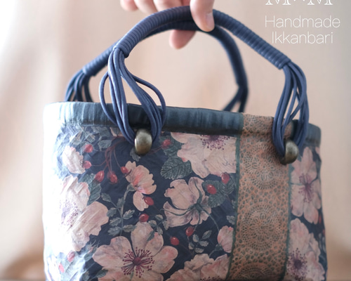◇送料込み◇一閑張り◇花柄ネイビーミニかごバッグ かごバッグ M×M