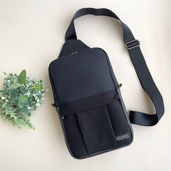 国産帆布］シックな大人のボディバッグ◇［内布付き］［縦型