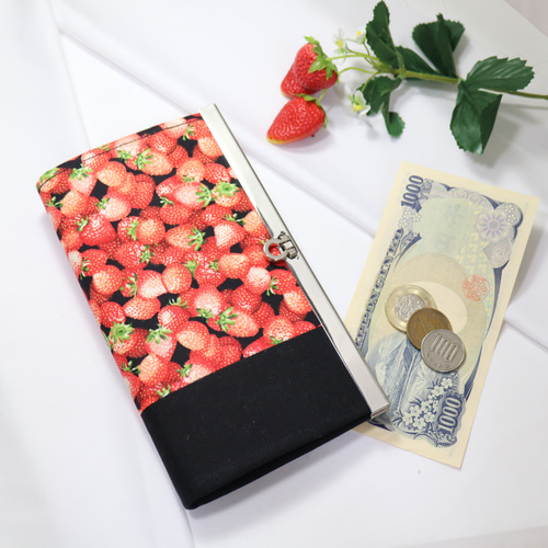 カラーオーダー可 整頓しやすいデザイン。直線口金の長財布 いちご  