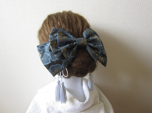 髪飾りリボン✿金襴 桜　藍色　ウエディング　成人式　卒業式　着物　袴　振袖　浴衣 3枚目の画像