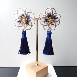 紫陽花の約束 Color2:紺 刺繍ピアス 大ぶり ウェディング 結婚式 ジューンブライド 4枚目の画像