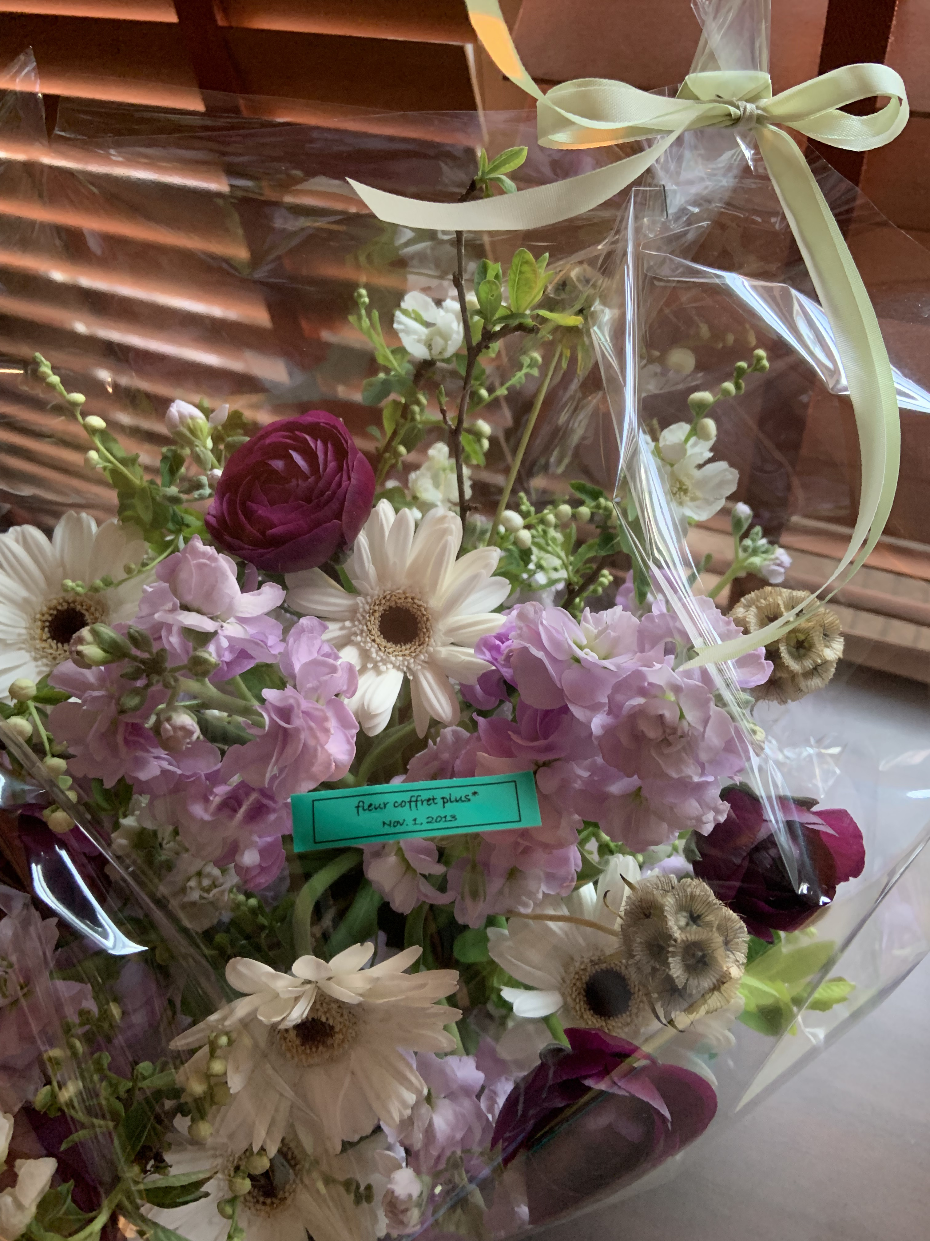 funeral flower(L)/お供えのお花バスケットアレンジ〜49日、百箇日、1周忌法要/お悔やみの花