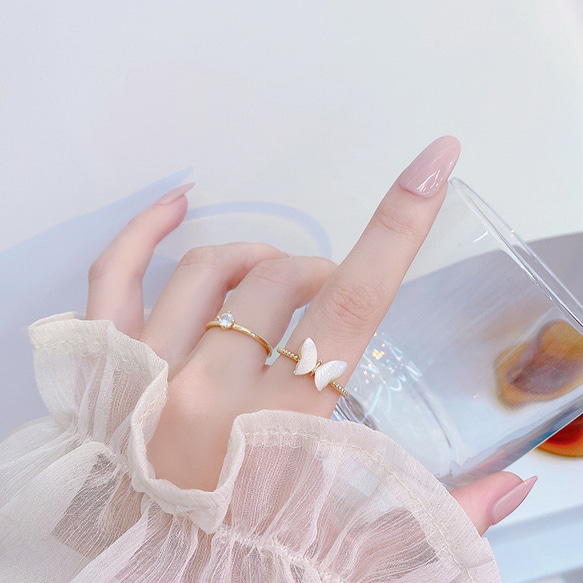 【即日発送】【夏新作】韓国ファッション 上品蝶々指輪2点セット　フリーサイズ　ゴールドアクセサリー　-1030 2枚目の画像
