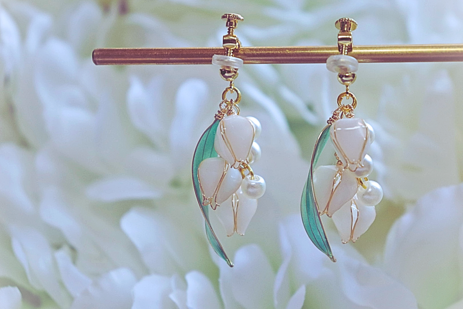 大きめが可愛い♡プックリすずらんのピアス/イヤリング