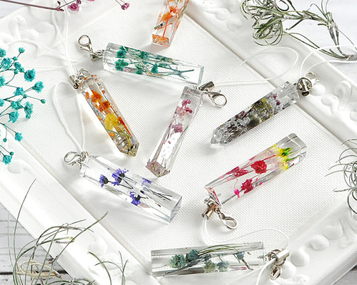 なーたん様おまとめ☆レジン キーホルダー ストラップ ペンダント なーたん様おまとめ☆レジン キーホルダー ストラップ
