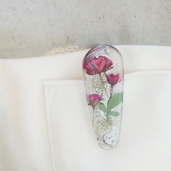 《再販》キークリップ　薔薇　赤いバラバッグチャーム　キーホルダー　押し花　ボタニカル　 6枚目の画像