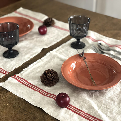 特集掲載】アンティーク風赤ライン入りリネンとワッフルリネンの