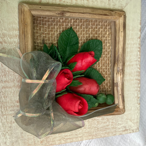 粘土の花】粘土で作ったバラの花を額に飾りました 立体