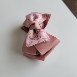 「送料無料」くすみピンク花柄リボンバナナグリップ 6枚目の画像