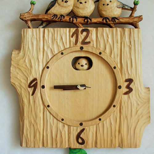 木彫り　振り子時計　ナラ材 ♪シマエナガの木彫り振り子時計（3羽）♪替え振り子付き