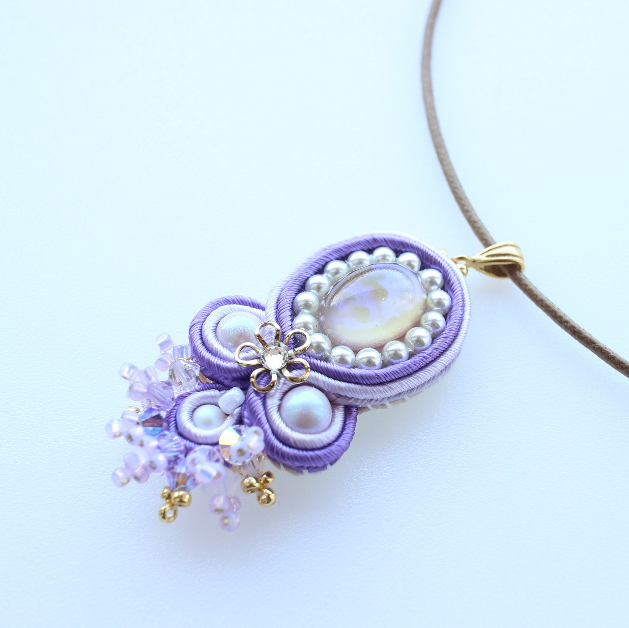 【Amara-アマラ-】soutache（ソウタシエ）ペンダント［チェコガラス　パープル系］⑧