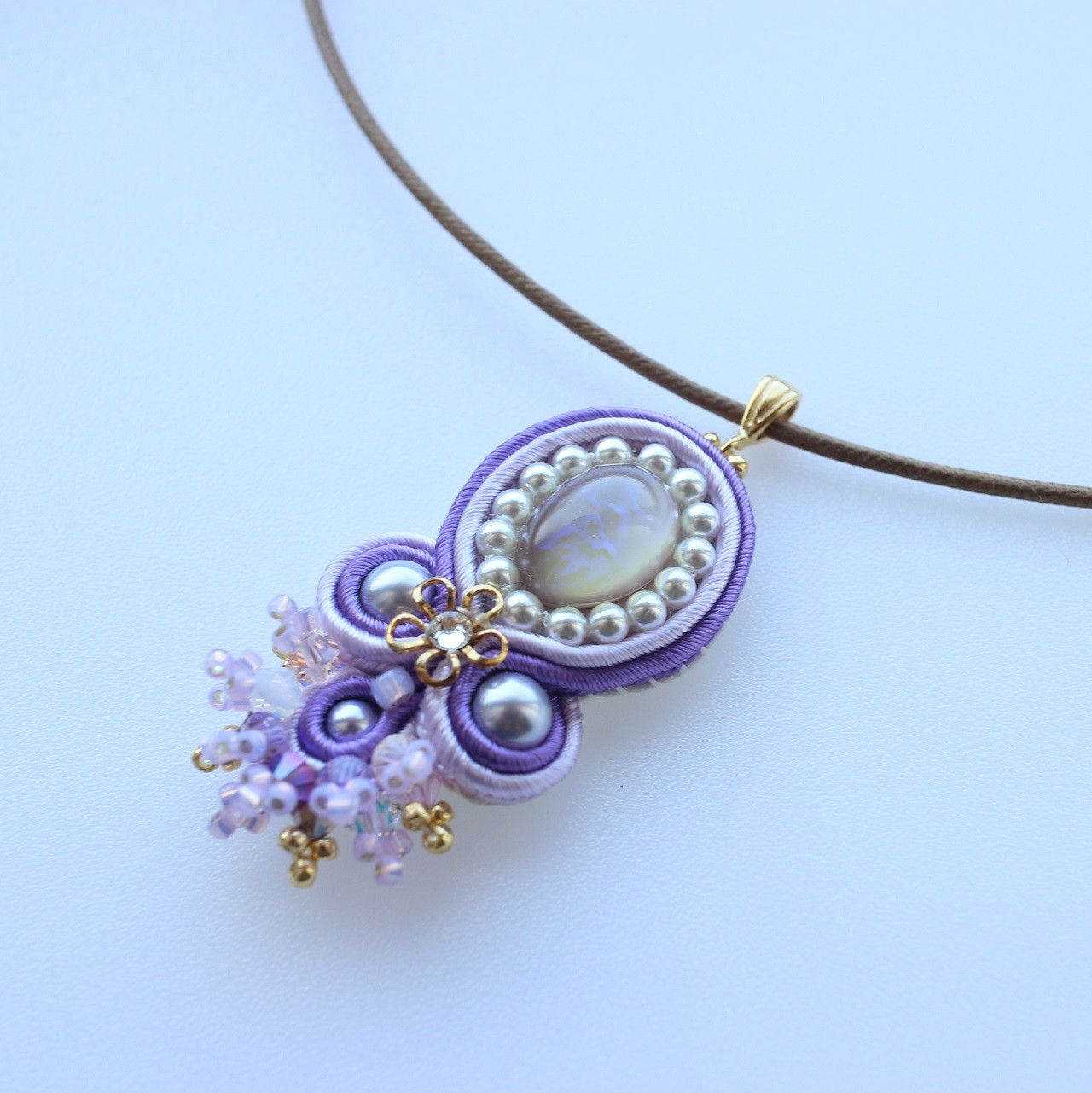 【Amara-アマラ-】soutache（ソウタシエ）ペンダント［チェコガラス パープル系］⑤