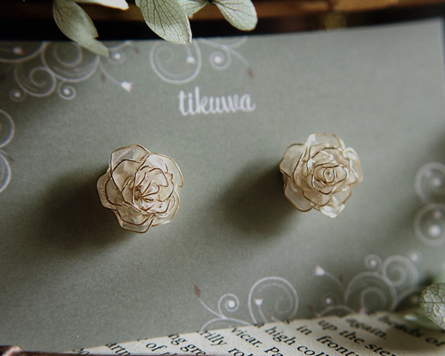 【新作】薔薇あみあみ転写模様ピアス　イヤリング〜black〜 Amazon | DAZZARRY 黒薔薇ピアス ローズ ブラックジルコニア