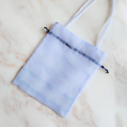 オーガンジーの刺繍バッグ (2way A4サイズ)　ブルー×ラウンドフラワー 5枚目の画像