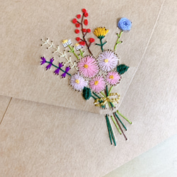 【ギフト・お祝いに】花束のレターセット／刺繍 2枚目の画像