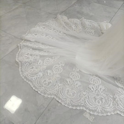 輝きな光彩を放つ ウエディングドレス キラキラの  ビーズ贅沢な総レースマーメイドライン /結婚式/披露宴 5枚目の画像