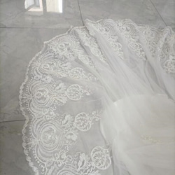 輝きな光彩を放つ ウエディングドレス キラキラの  ビーズ贅沢な総レースマーメイドライン /結婚式/披露宴 4枚目の画像