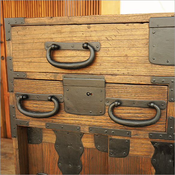 日式五斗櫃仿古櫃櫃實木時尚日式裝飾架子日式現代昭和復古家具舊工具老家具 第6張的照片